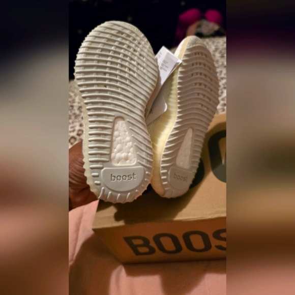 Adidas Yeezy kids Boost 350 v2 Cream Sneakers (Baby) is available for  purchase on au PAY Market - Imported Goods Online Store Co.Ltd. | au PAY  Market - Online Shopping Site